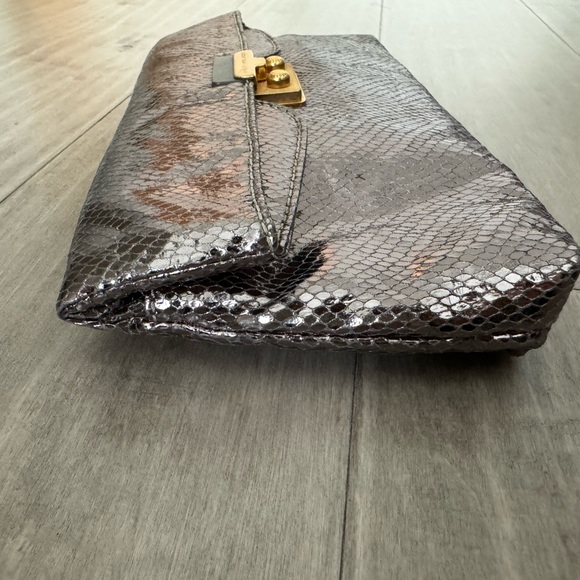 Marc Jacob silver clutch - Picture 4 of 13